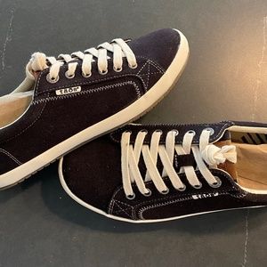 Taos Starburst Sneakers, black